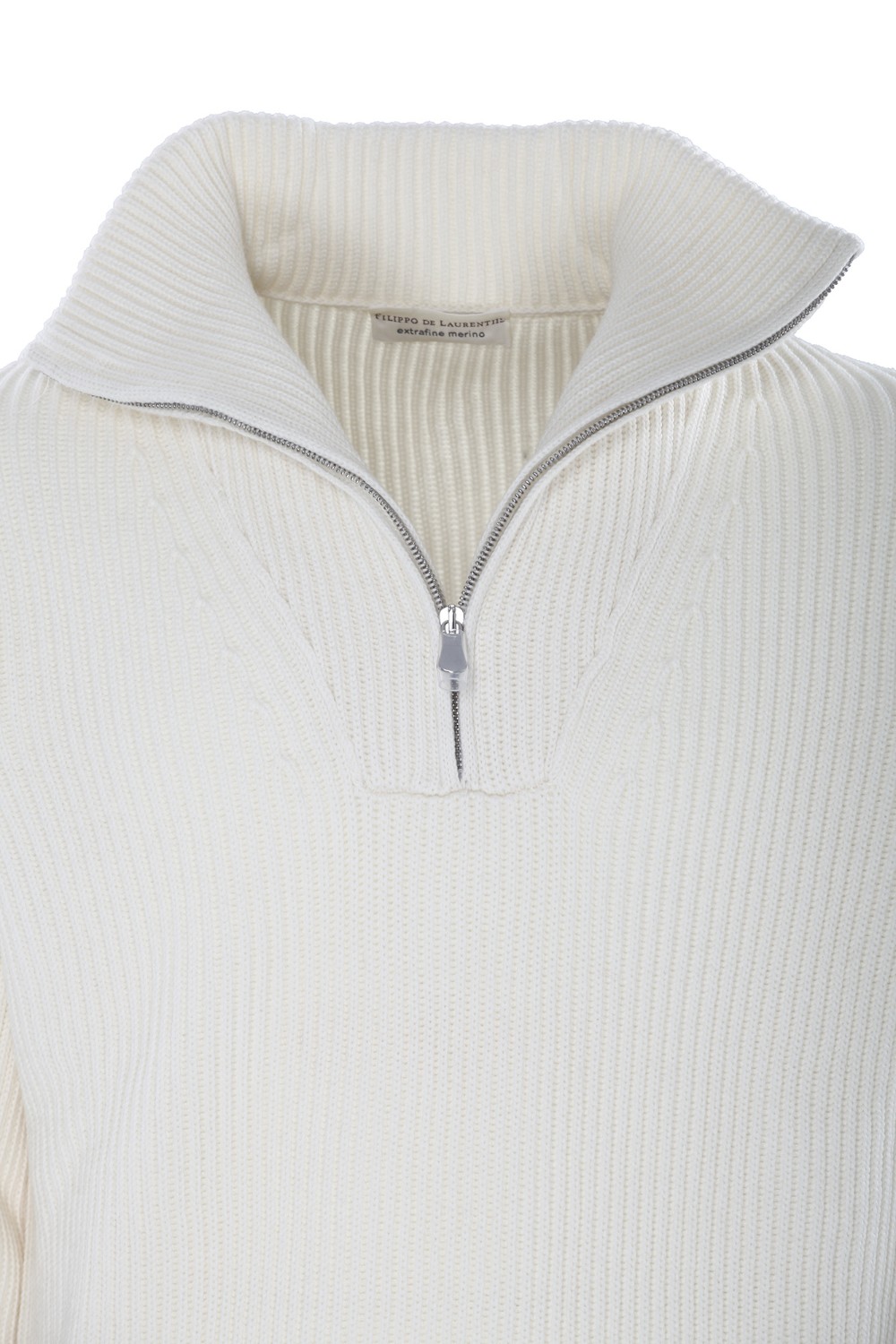 shop FILIPPO DE LAURENTIIS Saldi Serafina: Filippo De Laurentiis serafina in lana merino.
Manica lunga.
Dettagli a costine.
Vestibilità regular.
Composizione: 100% extra fine lana merino.
Made in Italy.. MZ3ML WM7I-020 number 3108401